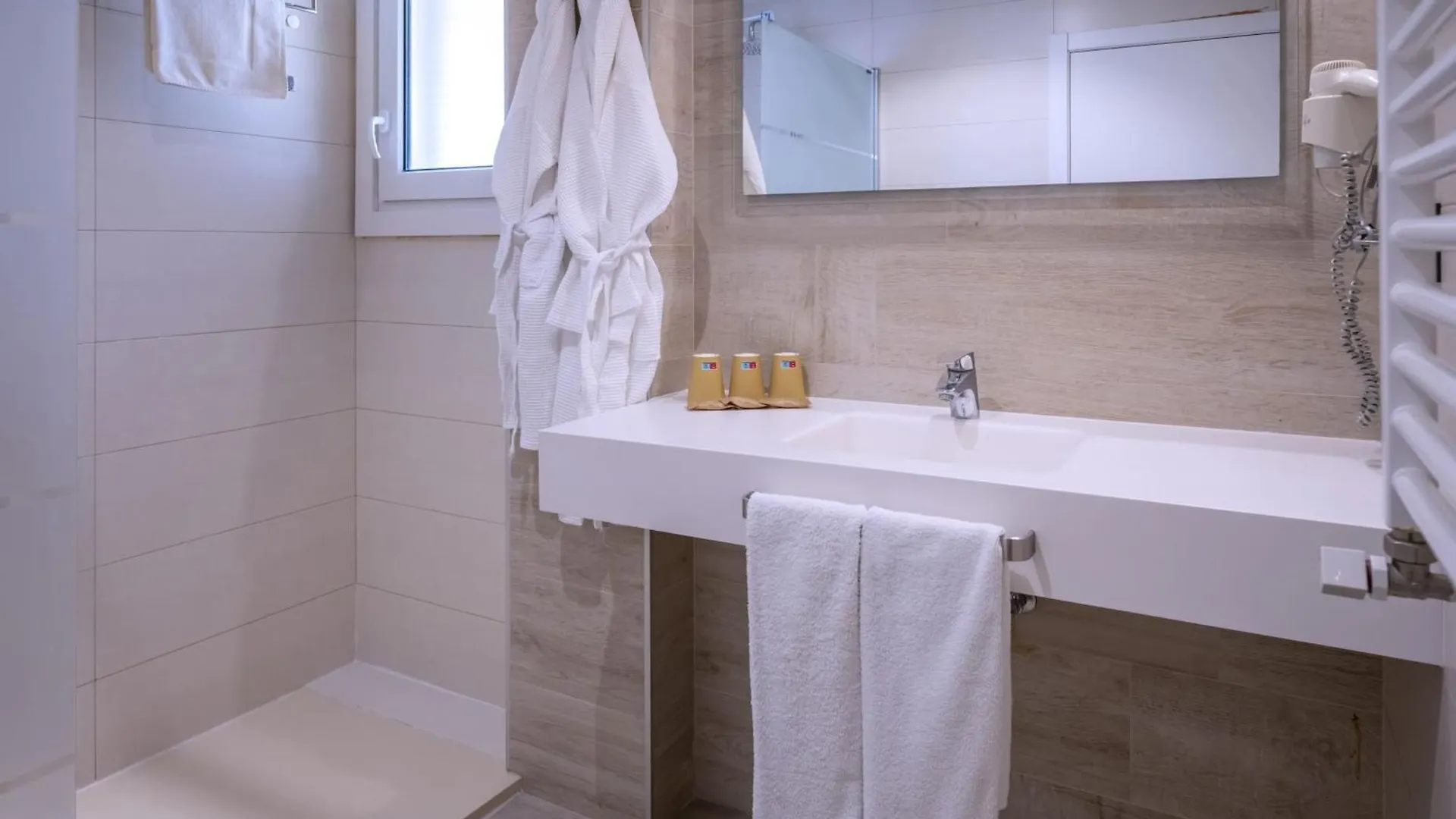 Hotel Rovira Cambrils 3*,